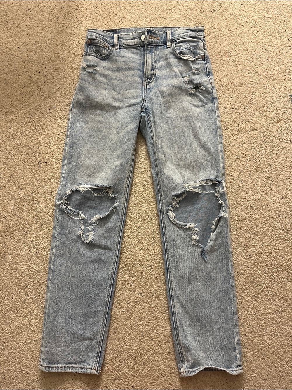American Eagle Outfitters Light Wash Distressed Cropped Jeans